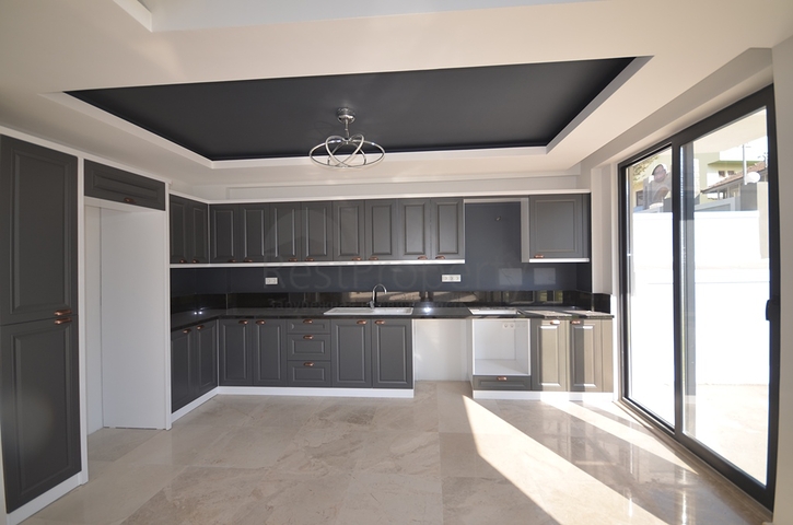 فيلا من 5 غرف نوم في هيسارونو فتحية