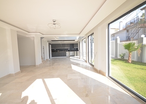 فيلا من 5 غرف نوم في هيسارونو فتحية