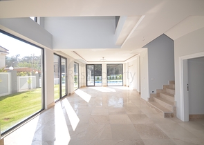 فيلا من 5 غرف نوم في هيسارونو فتحية