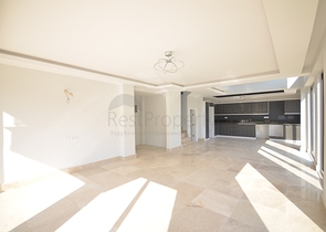 فيلا من 5 غرف نوم في هيسارونو فتحية