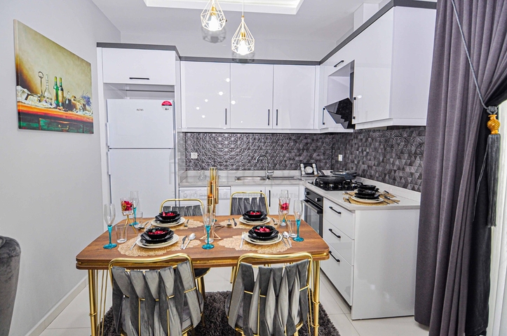 دوبلكس ارضية -ضمن مجمع حديث وانيق - تصميم 1+2- في كارجي جاك / الانيا 