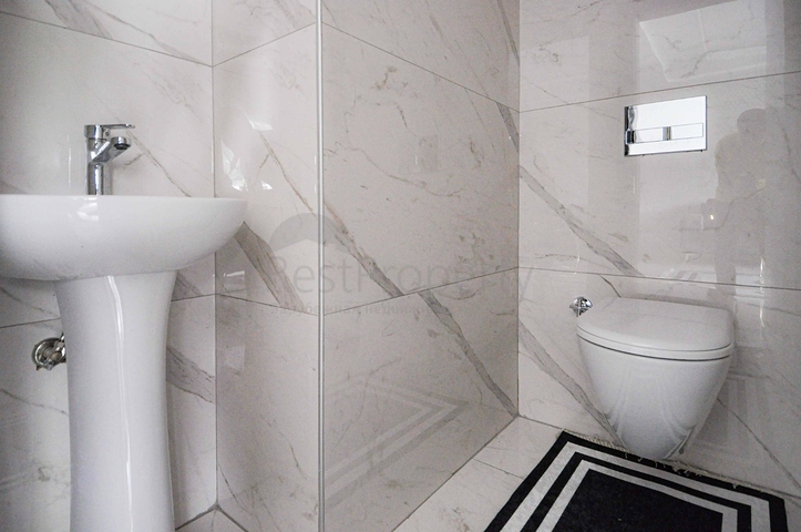 دوبلكس ارضية -ضمن مجمع حديث وانيق - تصميم 1+2- في كارجي جاك / الانيا 