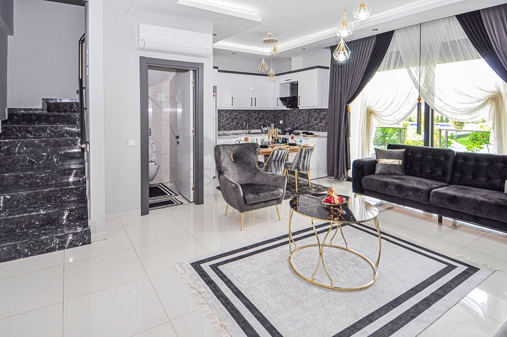 دوبلكس ارضية -ضمن مجمع حديث وانيق - تصميم 1+2- في كارجي جاك / الانيا 