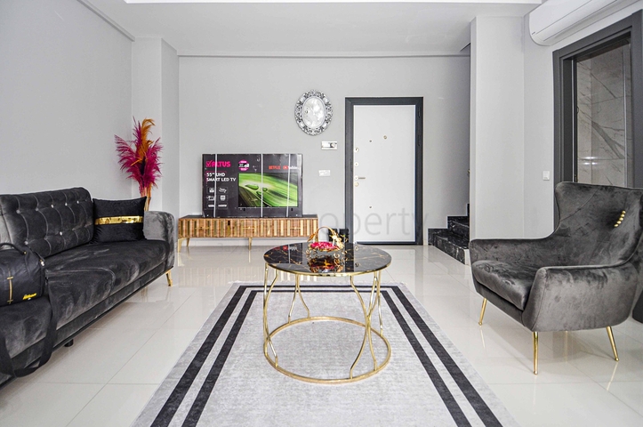 دوبلكس ارضية -ضمن مجمع حديث وانيق - تصميم 1+2- في كارجي جاك / الانيا 