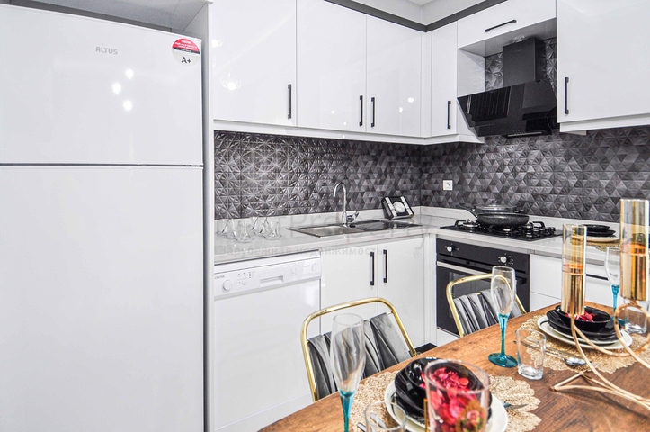 دوبلكس ارضية -ضمن مجمع حديث وانيق - تصميم 1+2- في كارجي جاك / الانيا 