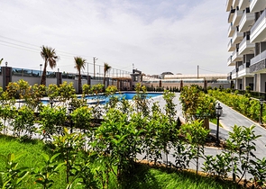 دوبلكس ارضية -ضمن مجمع حديث وانيق - تصميم 1+2- في كارجي جاك / الانيا 