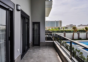 دوبلكس ارضية -ضمن مجمع حديث وانيق - تصميم 1+2- في كارجي جاك / الانيا 