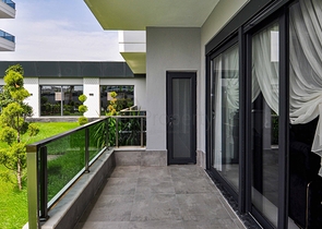 دوبلكس ارضية -ضمن مجمع حديث وانيق - تصميم 1+2- في كارجي جاك / الانيا 