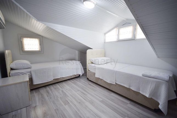 فيلا فسيحة 6 + 1 مع مسبح خاص في فتحية