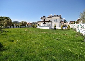 فيلا فسيحة 6 + 1 مع مسبح خاص في فتحية