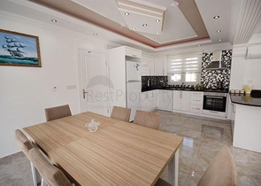 فيلا فسيحة 6 + 1 مع مسبح خاص في فتحية