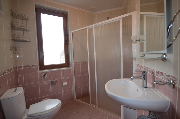 فيلا مكونة من 4 غرف نوم في أوفاجيك فتحية