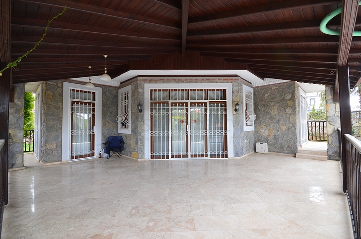 فيلا مكونة من 4 غرف نوم في أوفاجيك فتحية