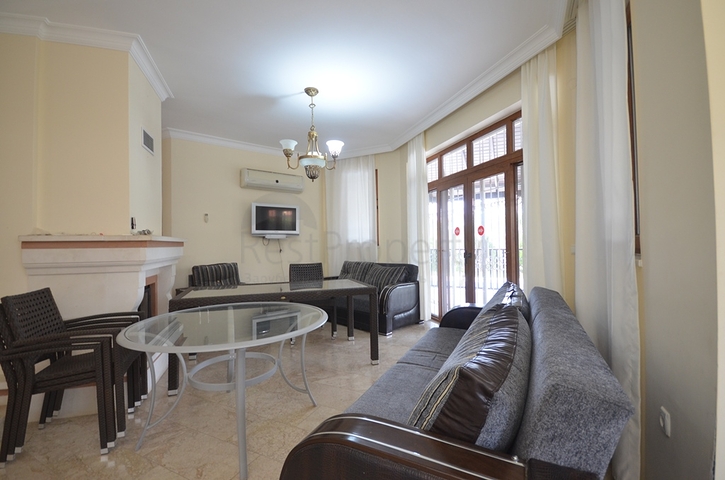 فيلا مكونة من 4 غرف نوم في أوفاجيك فتحية