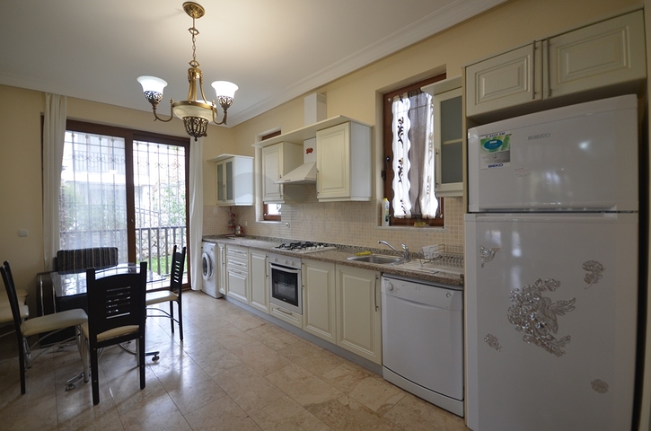 فيلا مكونة من 4 غرف نوم في أوفاجيك فتحية