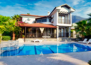 فيلا مكونة من 4 غرف نوم في أوفاجيك فتحية