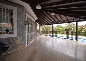 فيلا مكونة من 4 غرف نوم في أوفاجيك فتحية