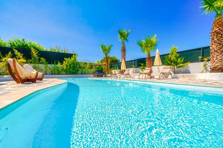 فيلا فاخرة مع 3 غرف نوم في Ovacik