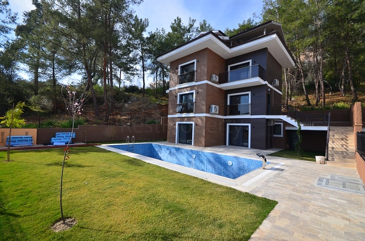 فيلا منفصلة مع 4 غرف نوم في Gecek