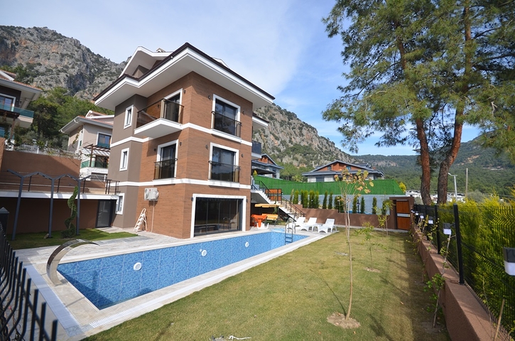 فيلا منفصلة مع 4 غرف نوم في Gecek