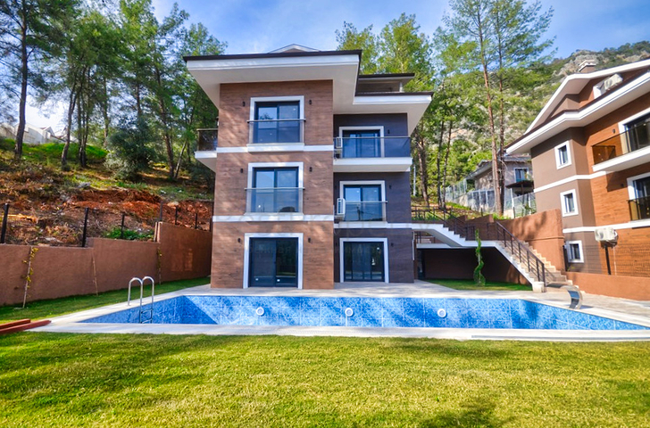 فيلا منفصلة مع 4 غرف نوم في Gecek