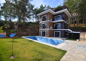 فيلا منفصلة مع 4 غرف نوم في Gecek