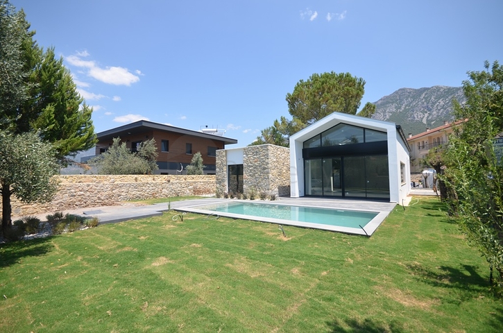 بنغل من 3 غرف نوم مع مسبح خاص في أوزوملو