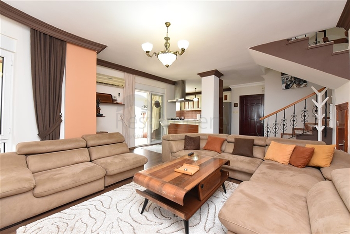 فيلا مستقلة مع مسبح خاص - تصميم 2+3 - في كارجي جاك / الانيا 