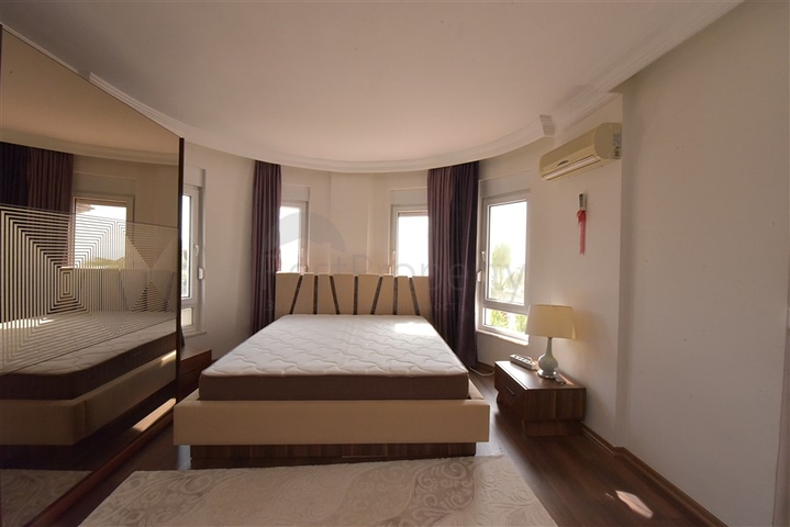 فيلا مستقلة مع مسبح خاص - تصميم 2+3 - في كارجي جاك / الانيا 