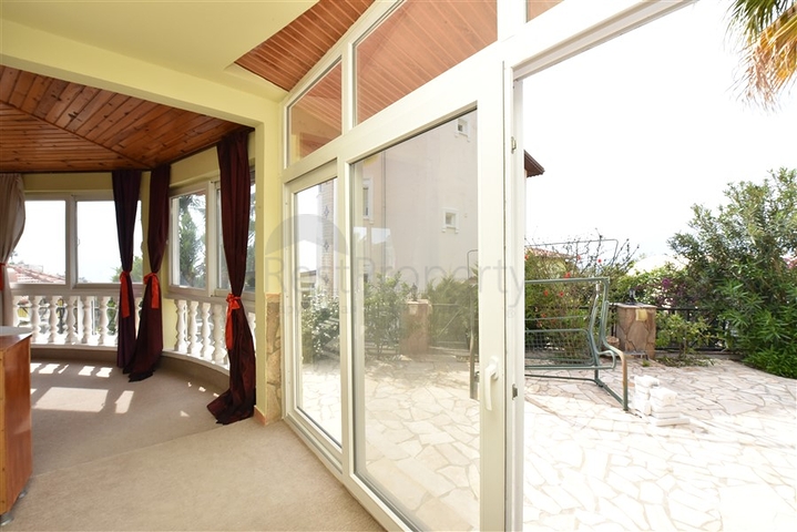 فيلا مستقلة مع مسبح خاص - تصميم 2+3 - في كارجي جاك / الانيا 