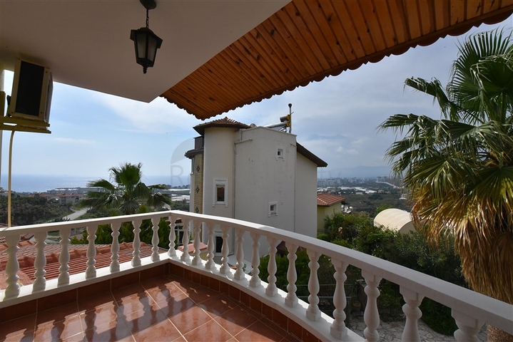 فيلا مستقلة مع مسبح خاص - تصميم 2+3 - في كارجي جاك / الانيا 