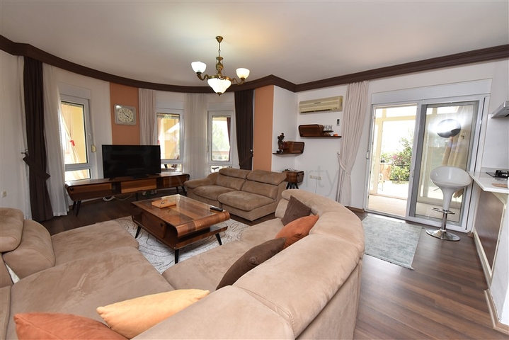 فيلا مستقلة مع مسبح خاص - تصميم 2+3 - في كارجي جاك / الانيا 