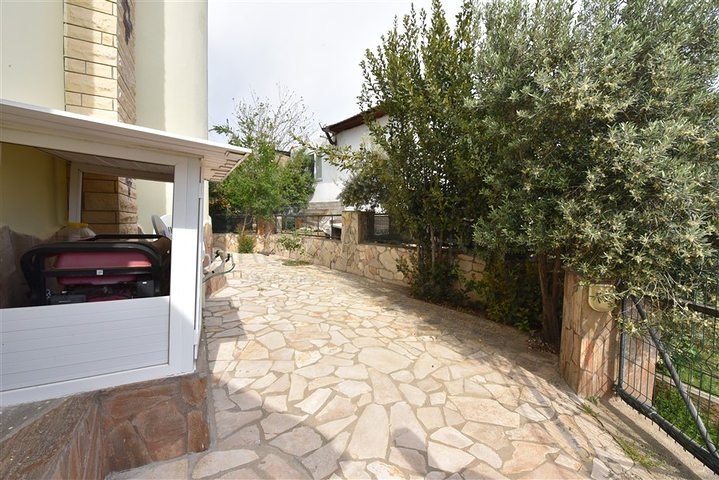 فيلا مستقلة مع مسبح خاص - تصميم 2+3 - في كارجي جاك / الانيا 