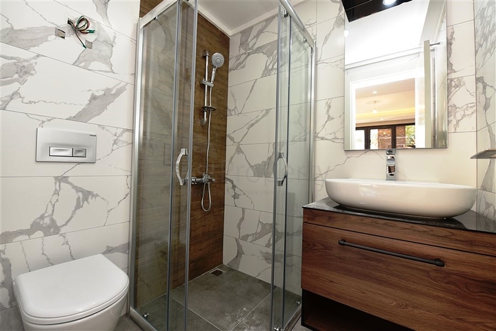 100 متر الى الشاطئ ! شقق ضمن مجمع حديث - في مركز الانيا 