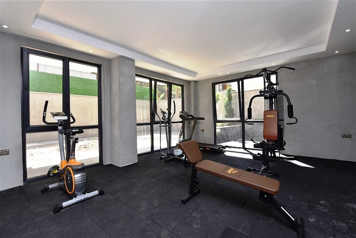 100 متر الى الشاطئ ! شقق ضمن مجمع حديث - في مركز الانيا 