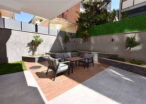 100 متر الى الشاطئ ! شقق ضمن مجمع حديث - في مركز الانيا 