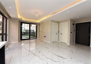 100 متر الى الشاطئ ! شقق ضمن مجمع حديث - في مركز الانيا 