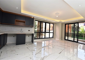 100 متر الى الشاطئ ! شقق ضمن مجمع حديث - في مركز الانيا 