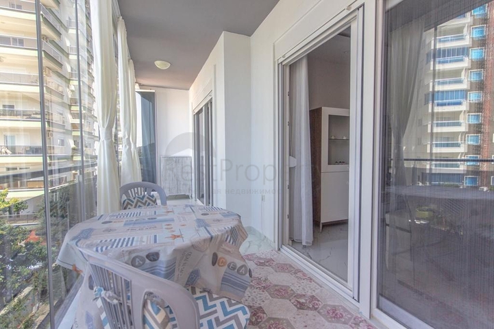 واسعة نسبيا - شقة 1+1 - مفروشة -ضمن مجمع انيق -في مهموتلار / الانيا