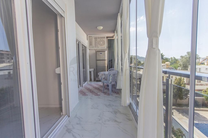 واسعة نسبيا - شقة 1+1 - مفروشة -ضمن مجمع انيق -في مهموتلار / الانيا