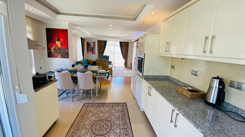 اطلالة مفتوحة -شقة زاوية - تصميم 2 غرفة وصالة -اثاث انيق -في جيكجلي / الانيا 