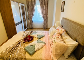 اطلالة مفتوحة -شقة زاوية - تصميم 2 غرفة وصالة -اثاث انيق -في جيكجلي / الانيا 