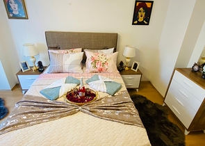 اطلالة مفتوحة -شقة زاوية - تصميم 2 غرفة وصالة -اثاث انيق -في جيكجلي / الانيا 