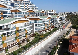 مجمع عصري فاخر مثال على الرفاهية 