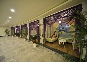 مجمع عصري فاخر مثال على الرفاهية 