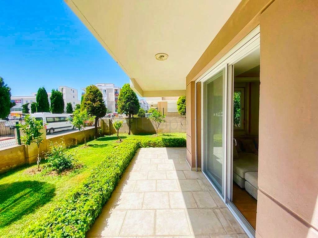 شقة بغرفتي نوم بمساحة 350 م من شواطئ كونيالتي