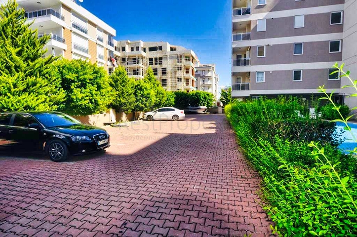 شقة بغرفتي نوم بمساحة 350 م من شواطئ كونيالتي