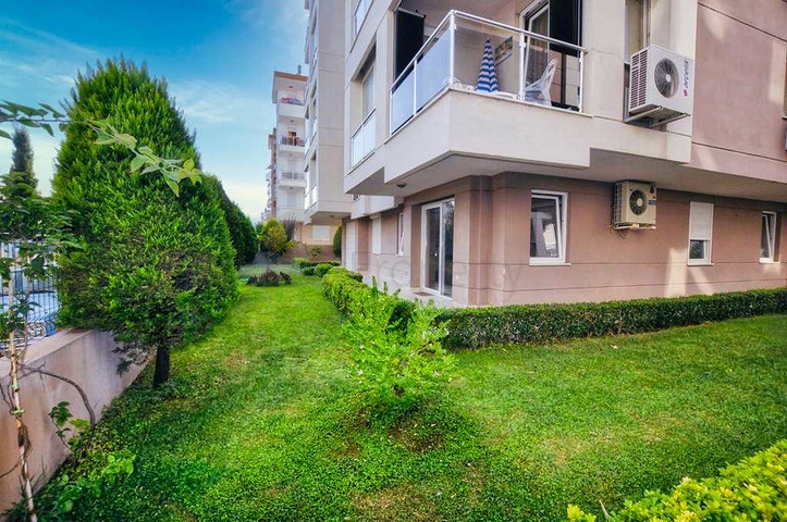 شقة بغرفتي نوم بمساحة 350 م من شواطئ كونيالتي