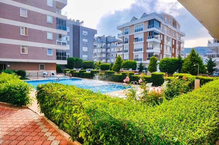 شقة بغرفتي نوم بمساحة 350 م من شواطئ كونيالتي