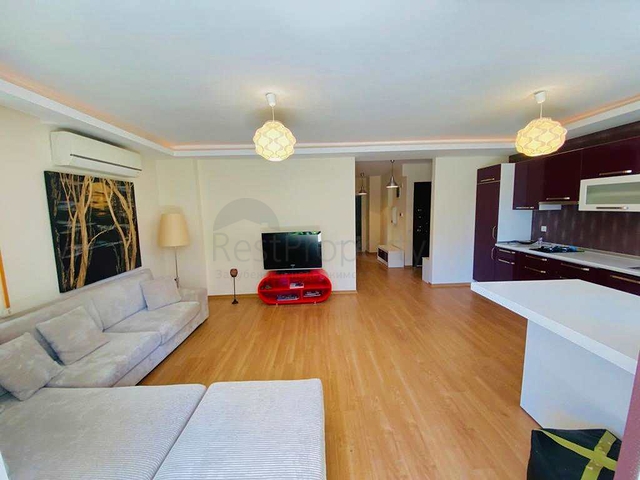 شقة بغرفتي نوم بمساحة 350 م من شواطئ كونيالتي